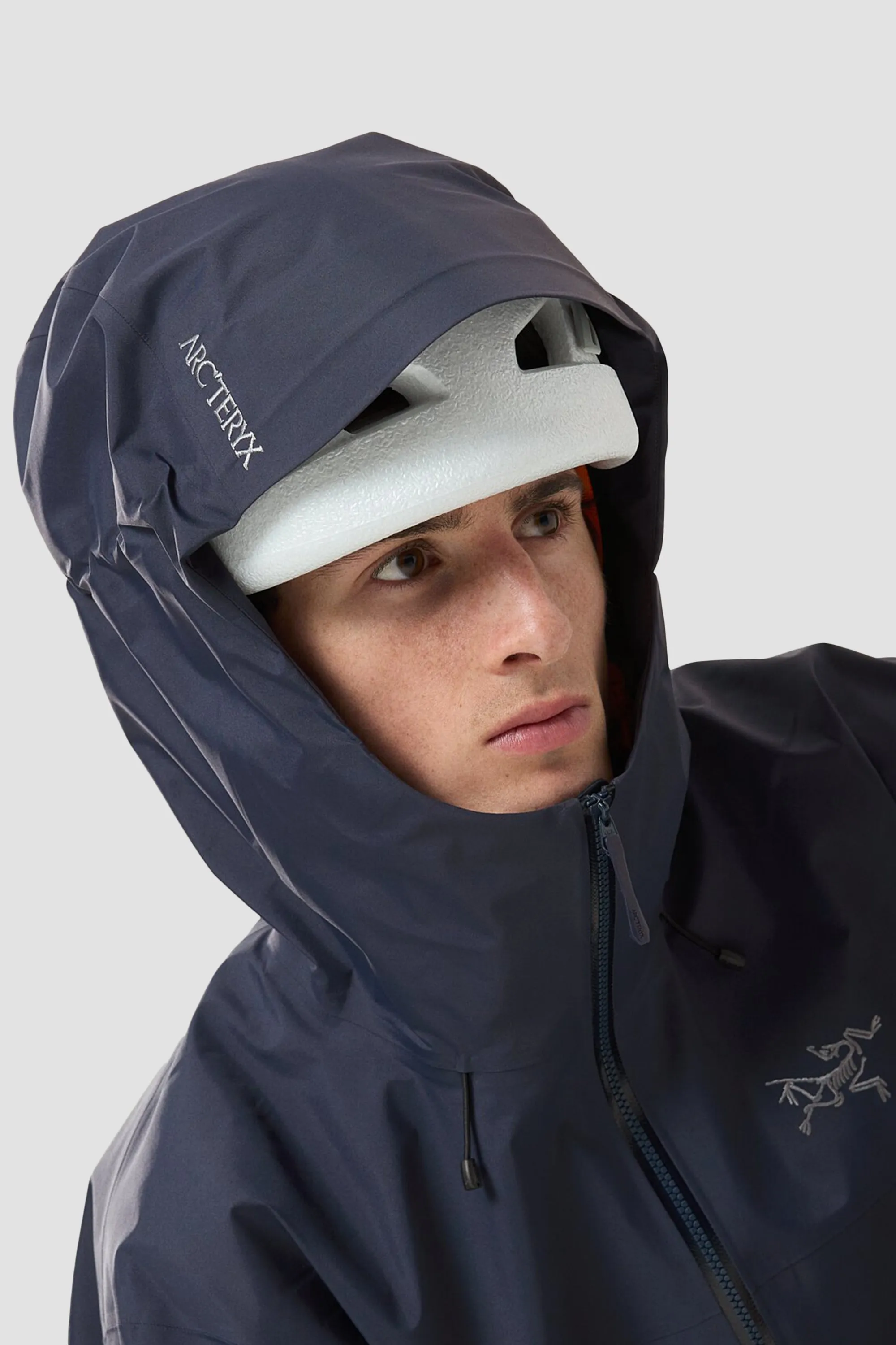 Arc'teryx Men's Beta SL Jacket in Black Sapphire
